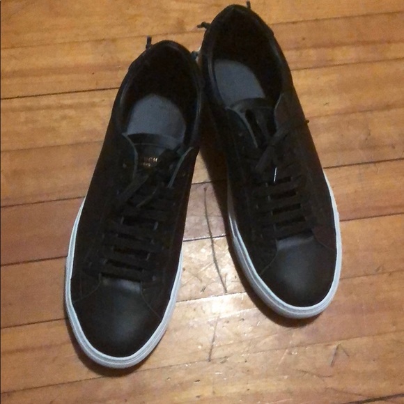 Givenchy black sneakers - Picture 1 of 3